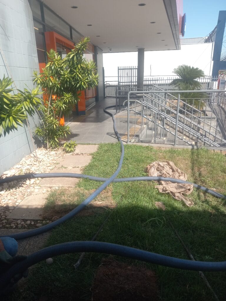 Desentupimento no Cristo Rei em Várzea Grande - limpa fossa e desentupidora em cuiaba e varzea grande