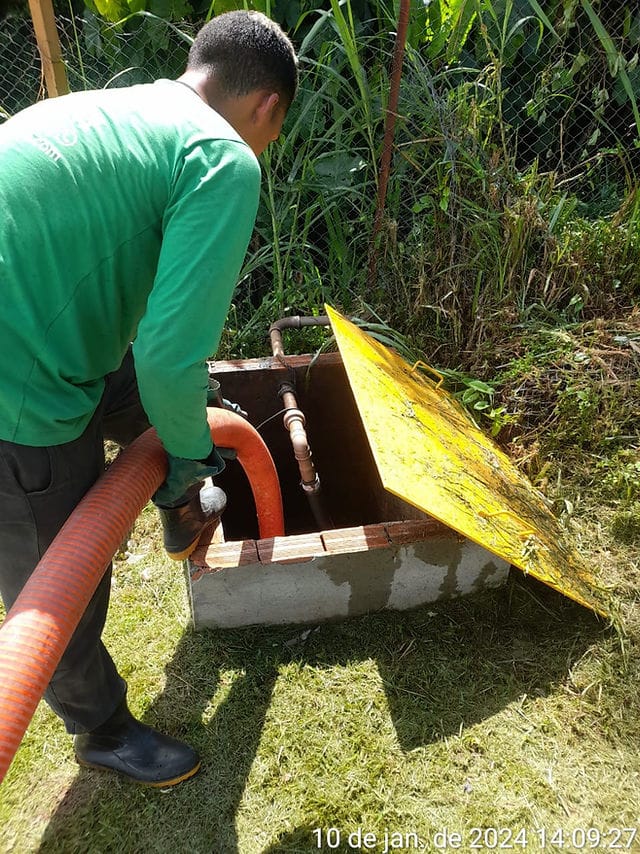 .desentupimento-detalhes-com-10-dias-de-garantia - limpa fossa e desentupidora em cuiaba e varzea grande