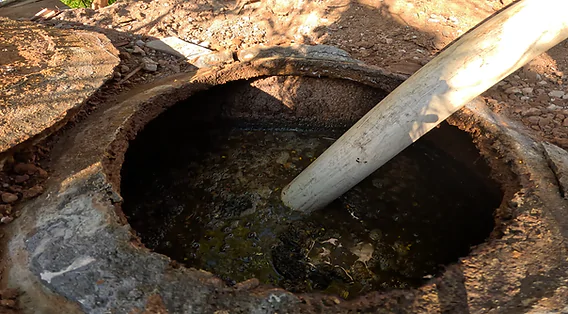 .desentupimento-detalhes-com-10-dias-de-garantia - limpa fossa e desentupidora em cuiaba e varzea grande